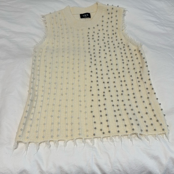 Cream VICI top - Picture 1 of 2